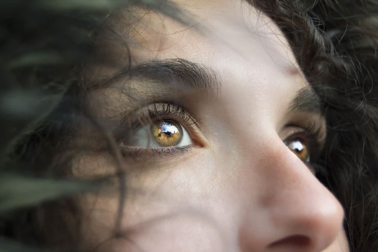  Eye Makeup per un abito Bordeaux